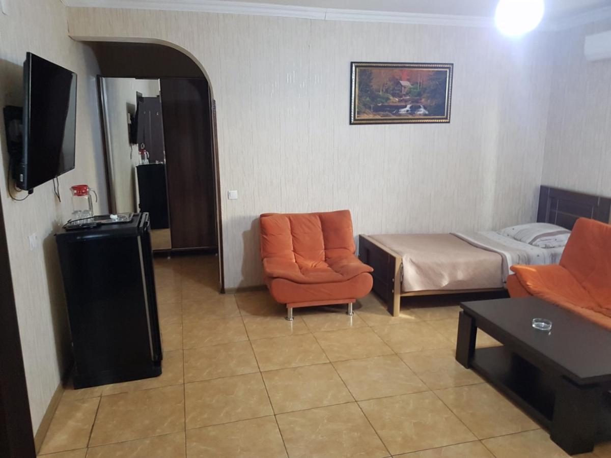 Hotel Selika Рустави Екстериор снимка