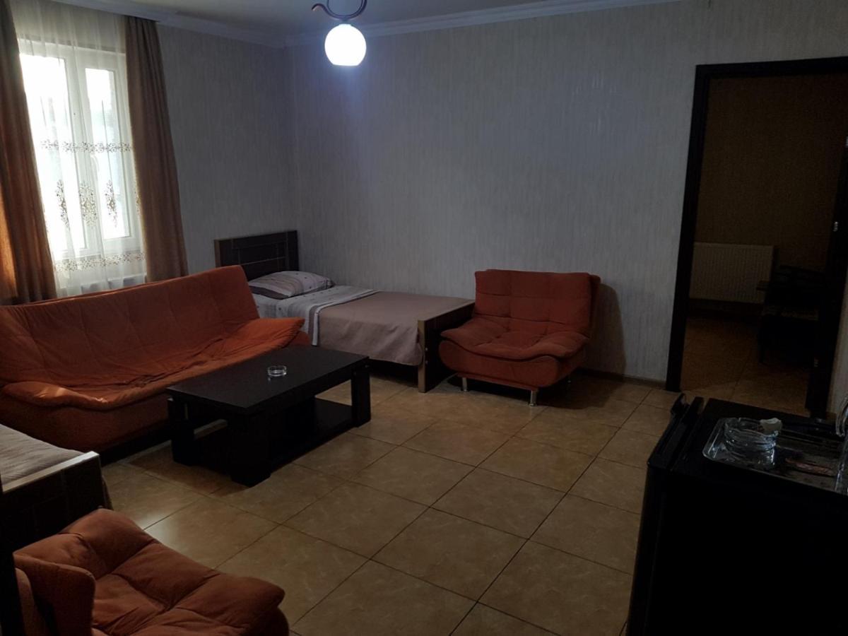 Hotel Selika Рустави Екстериор снимка