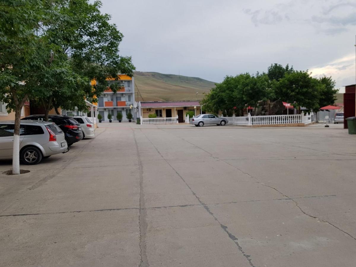 Hotel Selika Рустави Екстериор снимка
