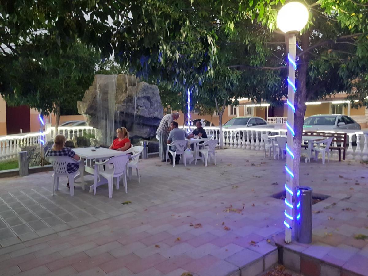 Hotel Selika Рустави Екстериор снимка