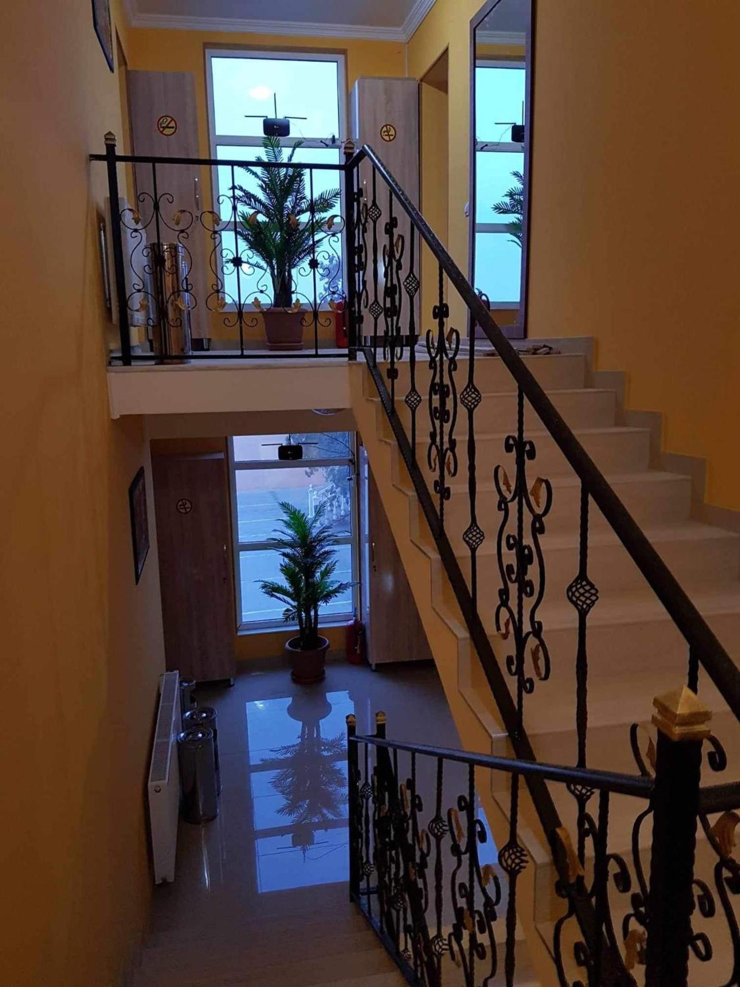 Hotel Selika Рустави Екстериор снимка