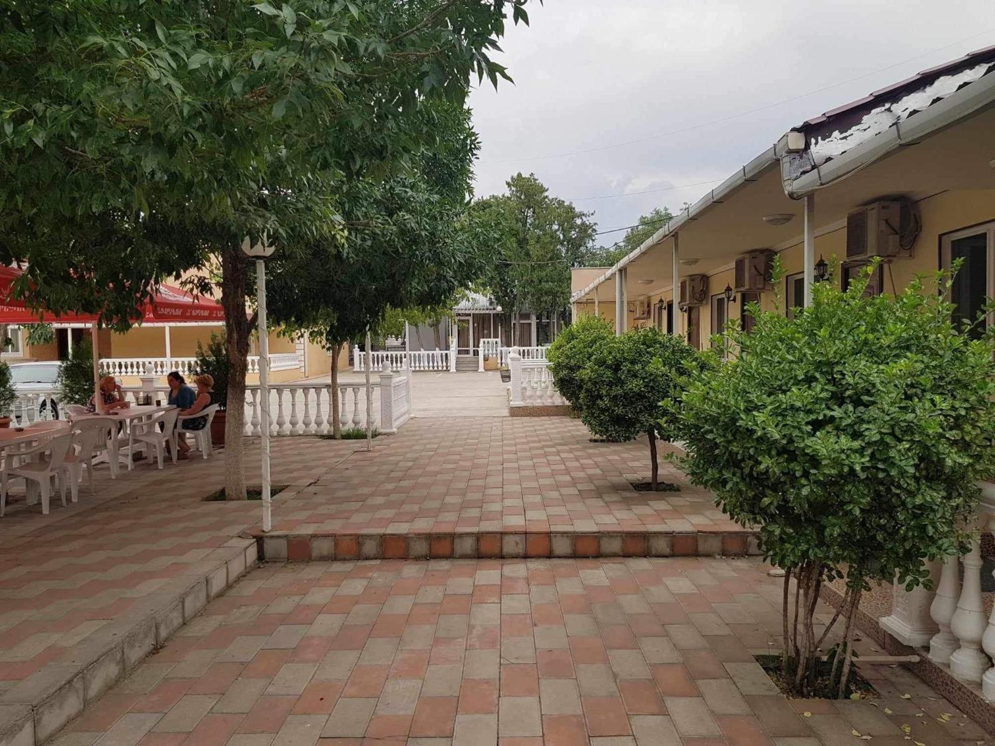 Hotel Selika Рустави Екстериор снимка